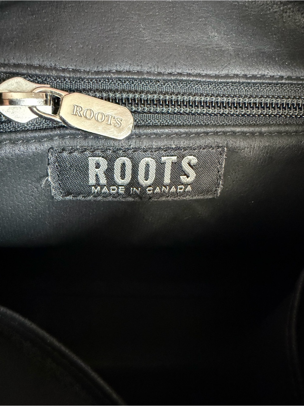Vintage Roots Canada Black Genuine Leather Shoulder Bag Made in Canada - Picture 2 of 12